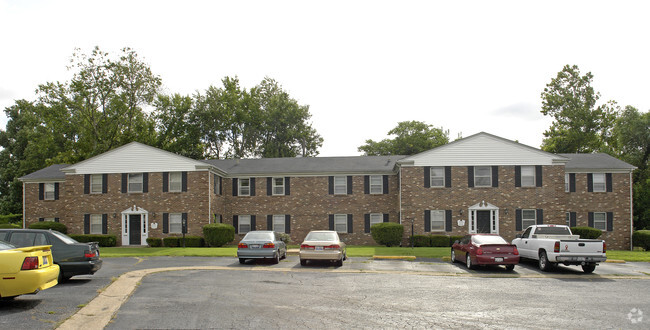 Building Photo - 1-8 Regency Ct