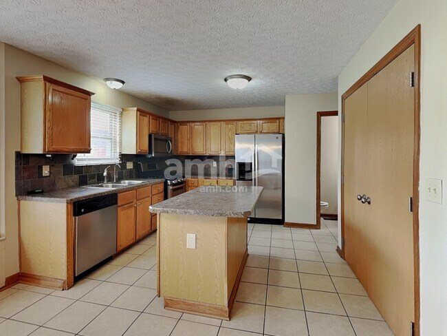 Foto del edificio - 7624 Harbour Town Dr