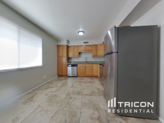 Building Photo - 15253 N 53rd Ave