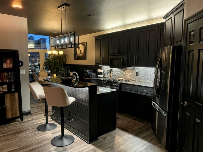 Foto del edificio - 1515 N Van Buren St