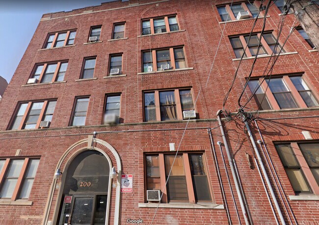 Foto del edificio - 200 Clinton Ave