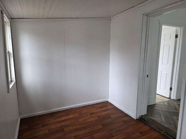 Foto del edificio - 2-Bedroom, 1-Bathroom Home – $1,050/Month - Accepting Section 8