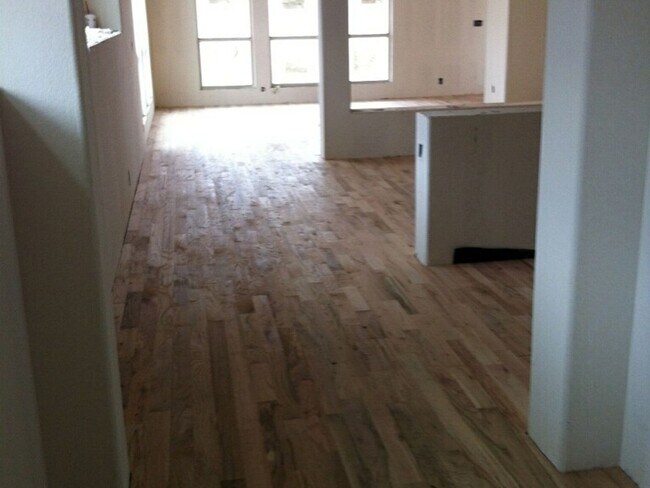 Building Photo - 3 Bedroom Single Family Home in Little Elm