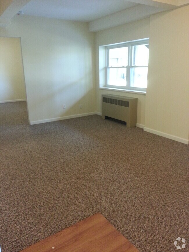Military Parkway Apartments for Rent with a Balcony Port Huron, MI