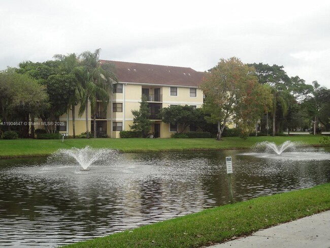 Foto del edificio - 10125 W Sunrise Blvd