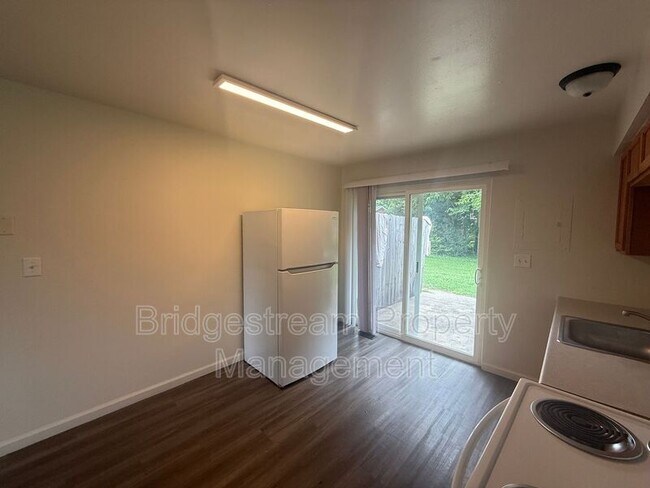 Foto del edificio - 1214 Case Ave