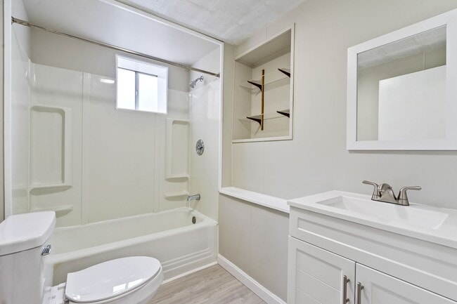 Foto del edificio - 139 Brightwood Ave