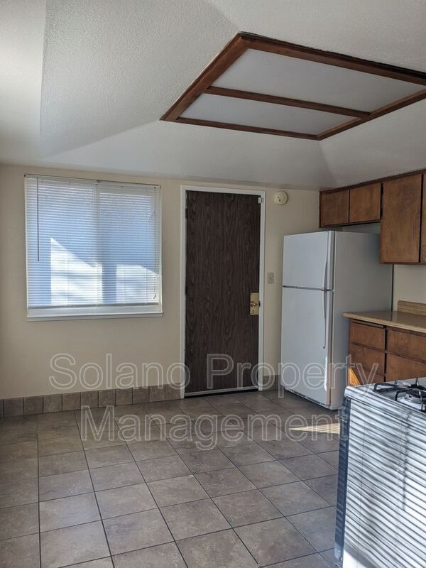 Building Photo - 1028 Illinois St