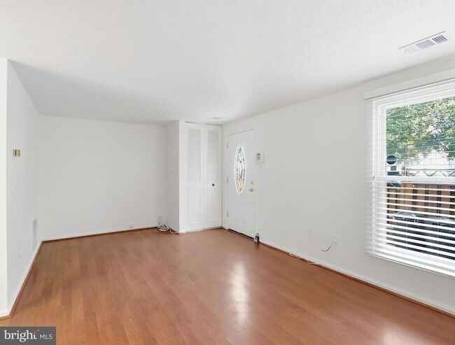 Foto del edificio - 40 Whitechurch Ct