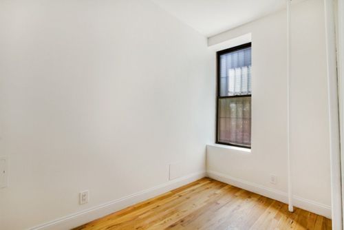 Building Photo - 471 Central Park W