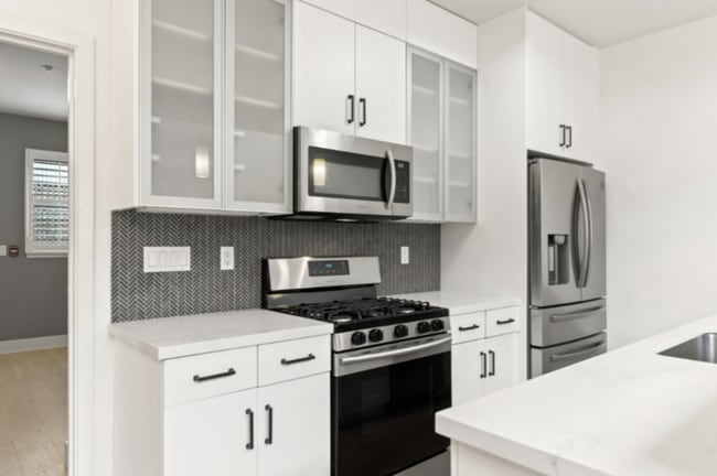 Building Photo - Charming 2-Bedroom Condo with Modern Comfo...