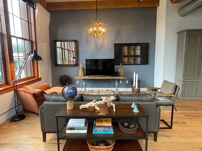 Building Photo - 325 Rutgers St