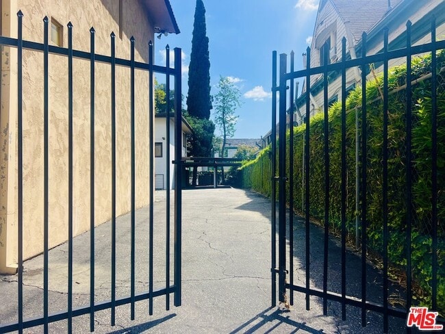 Foto del edificio - 532 El Dorado St