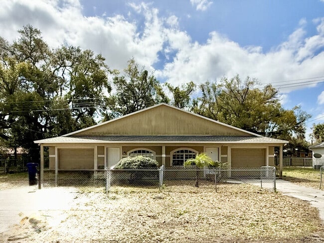 Building Photo - 2625 E 32nd Ave