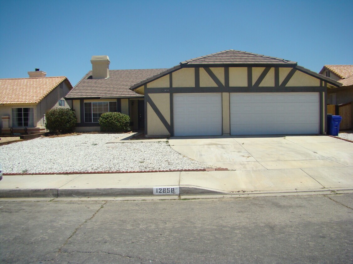 Foto principal - GREAT 5 BEDROOM HOUSE OFF LA MESA!