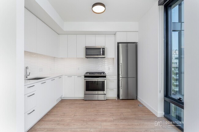 Foto del edificio - 823 W Madison St