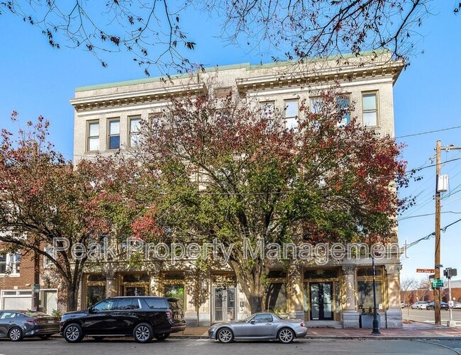 Photo - 212 E Clay St House