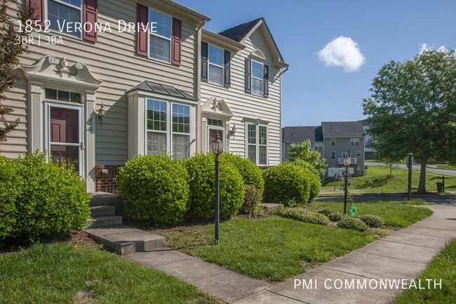 Building Photo - 1852 Verona Dr
