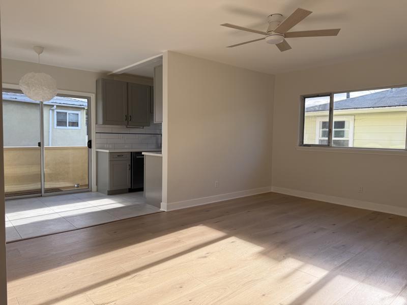 Living room, kitchen - 1533 Princeton St