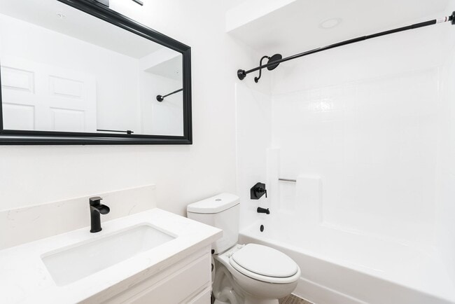 Interior Photo - 315 South Virgil Ave