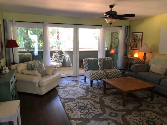 Large living room has been painted white since pics taken - 22101 Caminito Amor