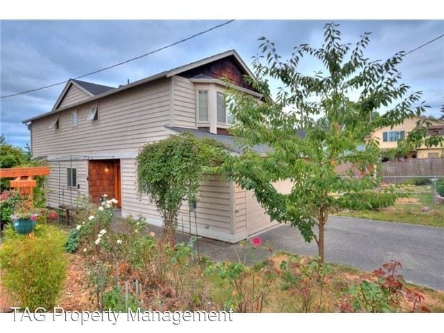 Building Photo - 4 br, 2.5 bath House - 3001 S Court St #A