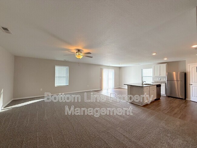 Foto del edificio - 9132 Creedmore Hills Dr