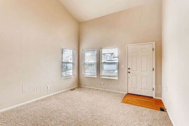 Building Photo - 1202 Fall River Cir