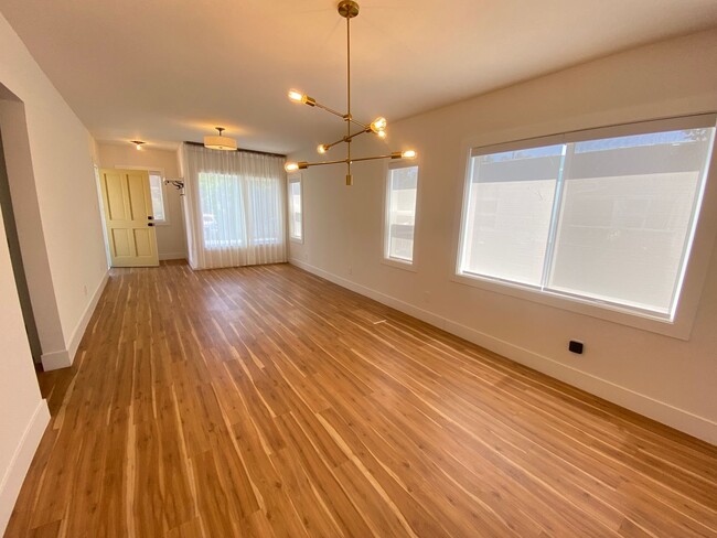 Foto del edificio - Advent - Large & Bright Two Bedroom Home L...