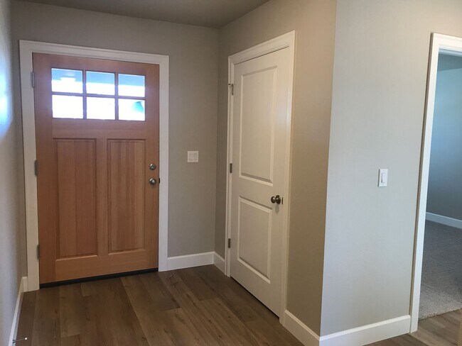 Foto del edificio - Single Level Floor Plan in NE Redmond