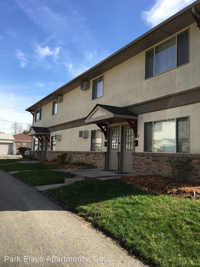 519 N 3rd St, Marshalltown, IA 50158 Apartment for Rent in