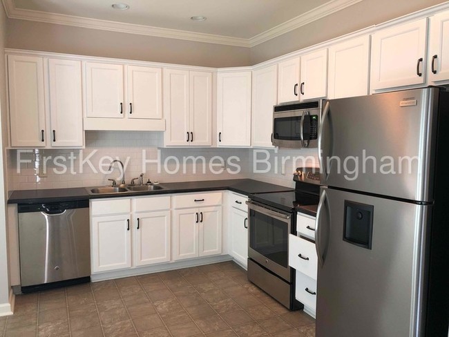 Building Photo - 411 Odum Rd