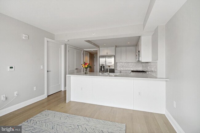 Foto del edificio - 925 N Fairfax St