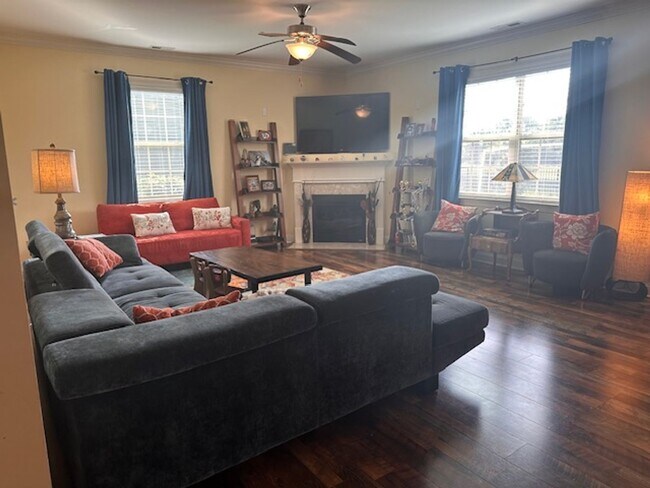 Foto del edificio - 4 Bedroom, 2.5 bath home in Mimosa Bay Com...