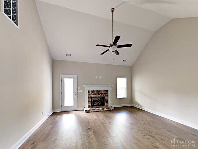 Building Photo - 95 Mandy Ln