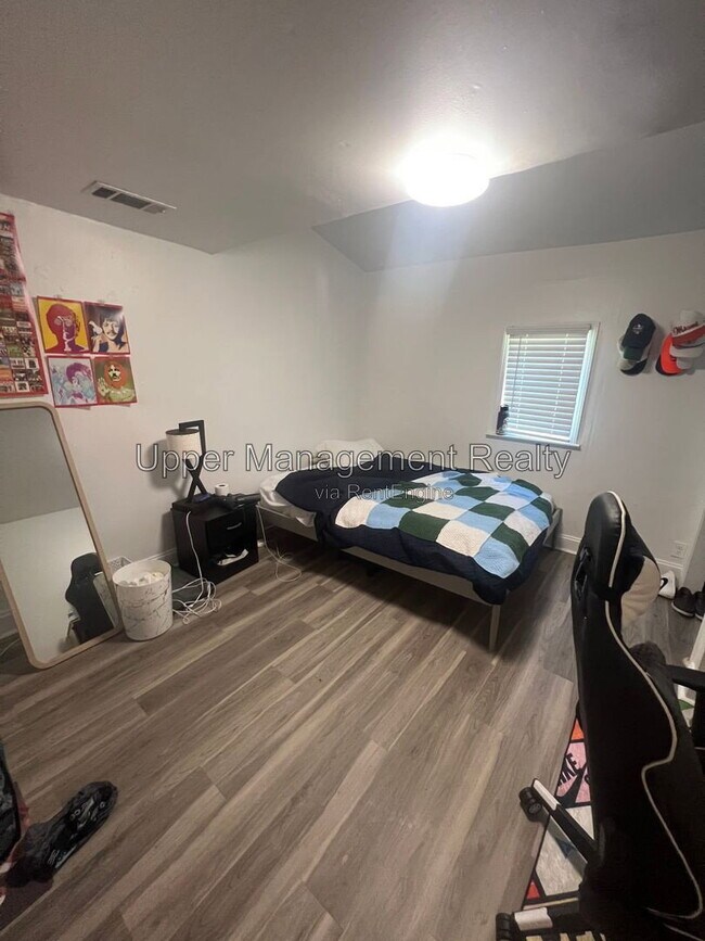 Foto del edificio - 7714 Oak St