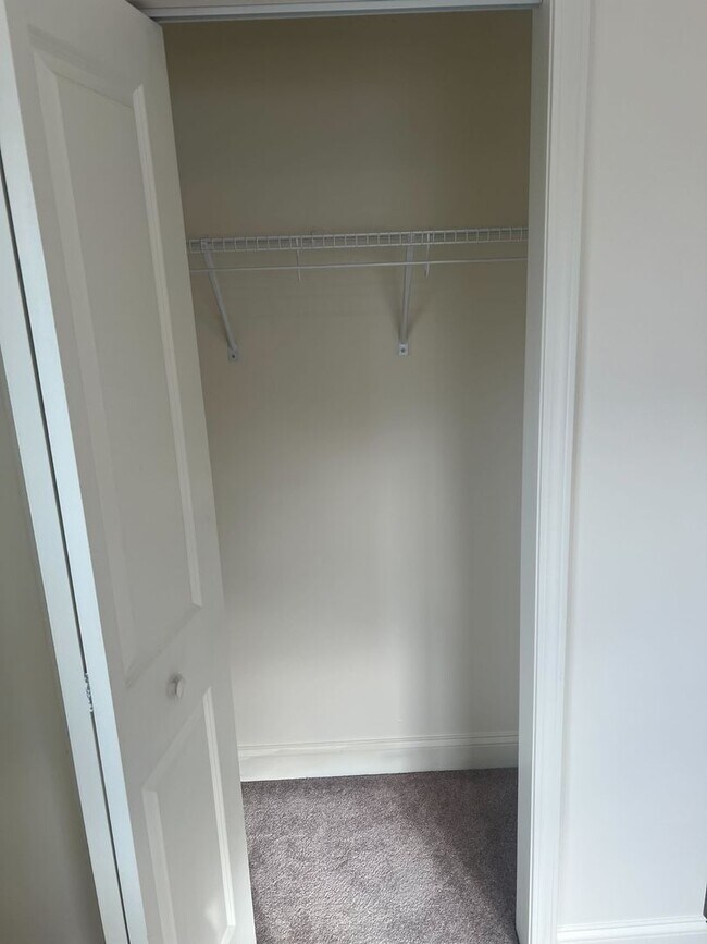 Building Photo - 1307 Broadway