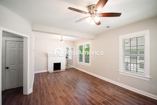 Foto del edificio - Beautiful Midtown Bungalow- Fully Updated!