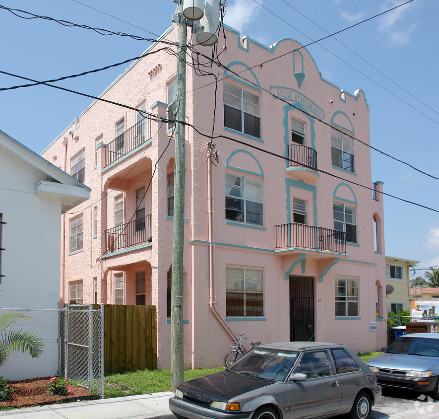 Foto del edificio - Little Havana Apartments