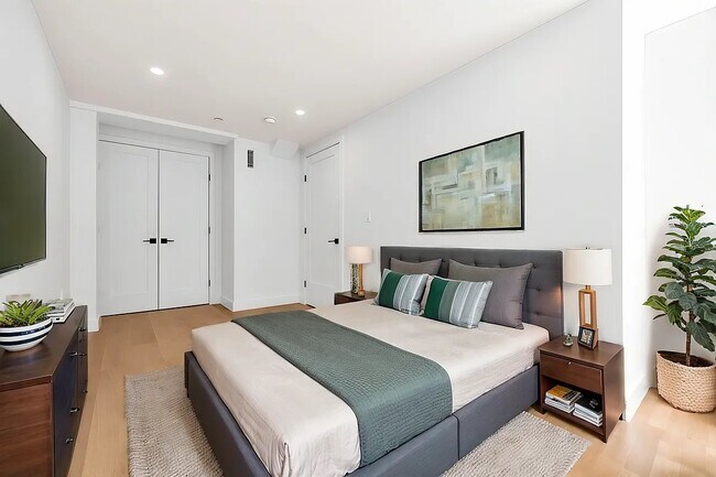 Foto del edificio - 18 E 13th St