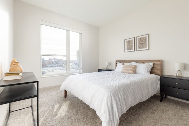 Interior Photo - Lynvue