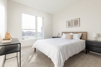 Interior Photo - Lynvue