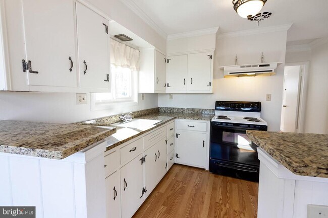 Building Photo - 2801 S Grant St