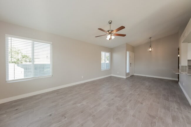 Building Photo - 8741 W Greenbrian Dr