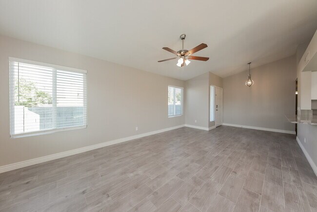 Foto del edificio - 8741 W Greenbrian Dr
