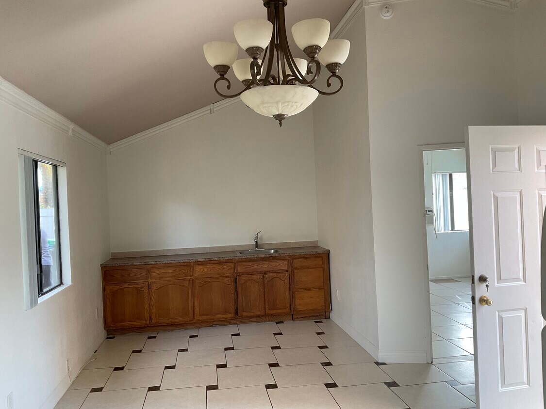 590 Essex St, Corona, CA 92879 House Rental in Corona, CA