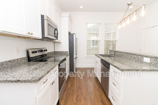 Foto del edificio - 2012 E 12th St