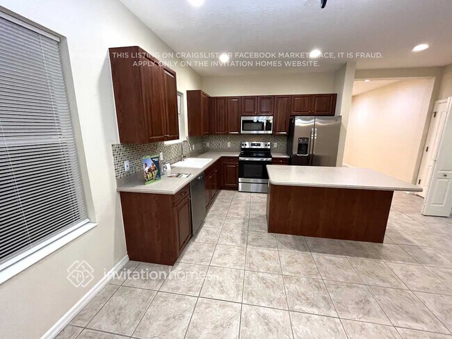 Building Photo - 409 W Beverly Ln