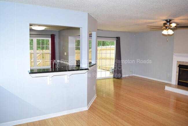 Foto del edificio - 3809 Peppercorn Way