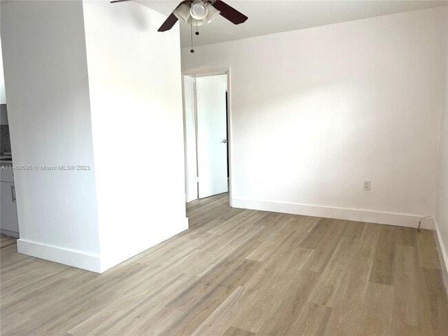Foto del edificio - 4500 Ludlam Rd